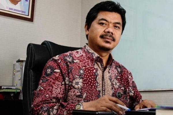 Juri dinilai memiliki model komunikasi yang relatif luwes dan organisatoris muda sehingga memiliki energi lebih untuk menyapa dan mengkonsolidasikan struktur NU di akar rumput