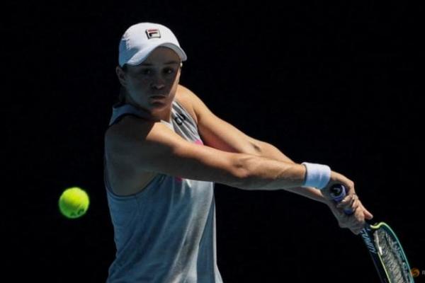 Barty memenangkan gelar tunggal Adelaide International pada Minggu (9/1) dengan kemenangan 6-3 6-2 atas Elena Rybakina sebelum bermitra dengan Storm Sanders untuk gelar ganda.