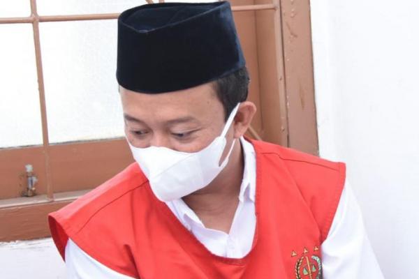 Hukuman tersebut dikabulkan setelah Kejaksaan Tinggi Jawa Barat mengajukan banding atas putusan Pengadilan Negeri (PN) Bandung.