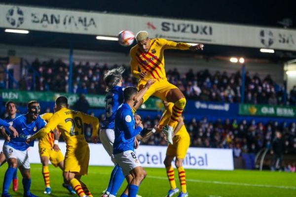 Barcelona Banderol Ronald Araujo 100 Juta Euro