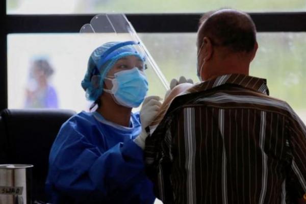 China, tempat virus pertama kali muncul pada akhir 2019, telah berpegang teguh pada kebijakan ketat menargetkan nol kasus COVID-19 bahkan ketika seluruh dunia telah dibuka kembali.
