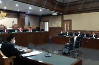 Diperiksa Sebagai Terdakwa, Hakim Minta Azis Syamsuddin Jujur