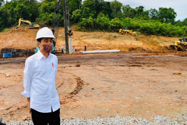 Menurut Jokowi, pembangunan dan pemindahan IKN adalah menerapkan 70 persen area harus menjadi area hijau