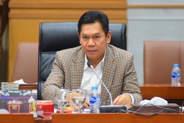 Wakil Ketua KPK Lili Pintauli Siregar resmi mengundurkan diri sebagai pimpinan anti rasuah itu. Bahkan, Presiden Jokowi telah meneken Keppres pemberhentian Lili.