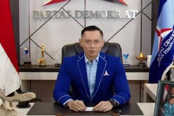 Ketua Umum Partai Demokrat AHY mengungguli delapan kandidat lainnya dalam survei yang dilakukan media Rakyat Merdeka Online.