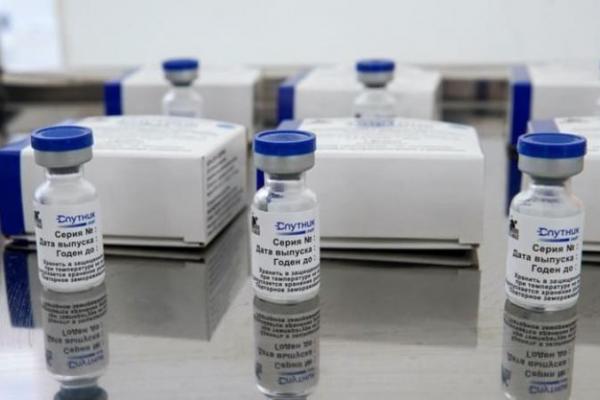 Empat vaksin tersebut yaitu Sinovac, Zivifax, Merah Putih dan Sinopharm.