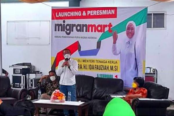 Menteri Ketenagakerjaan (Menaker), Ida Fauziyah, diwakili oleh Dirjen Binapenta dan PKK Kemnaker Suhartono meresmikan Warung Pemberdayaan Purna Migran atau Warung Migran di Jalan Soekarno Hatta No 580 Bandung, Jawa Barat.