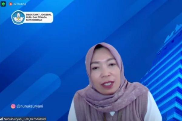 Kementerian Pendidikan, Kebudayaan, Riset, dan Teknologi (Kemdikbudristek) merespons keluhan banyak sekolah swasta, yang kehilangan tenaga pendidiknya pasca lulus seleksi Pegawai Pemerintah dengan Perjanjian Kerja (PPPK).