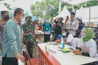 Ketua MPR Tinjau Pelaksanaan Vaksinasi Gratis di Kendari