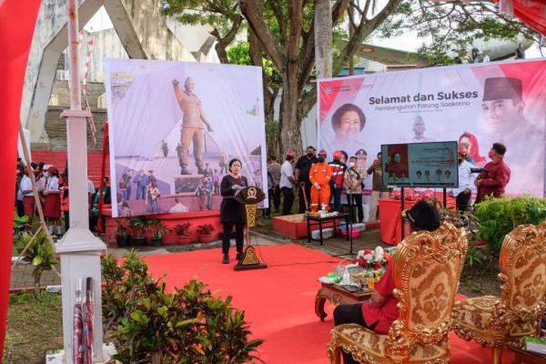 Kalau dilihat, sebenarnya ada garis merah semangat kebangsaan yang ditegaskan Presiden Soekarno dengan datang ke Pulau Morotai dengan Tugu Trikora di Pulau Lembeh ini yang sebentar lagi akan ada patung Bung Karno di sini.