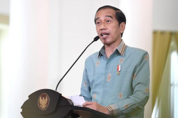 Jokowi menyampaikan, penyaluran BSU akan terus dipercepat, terutama untuk daerah-daerah yang jauh dari ibu kota