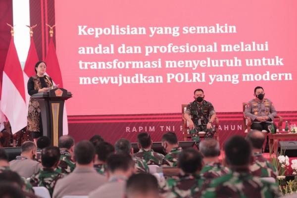 Ketua DPR RI Puan Maharani merasa bangga dengan kehadiran dua jenderal perempuan dalam Rapat Pimpinan TNI-Polri.
