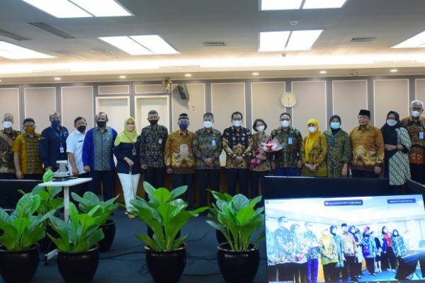 Sekretaris Jenderal DPR RI Indra Iskandar menyampaikan rasa terima kasih dan penghargaan atas pengabdian dan loyalitas kepada empat PNS yang selama ini mengabdi di Setjen DPR RI hingga memasuki masa purnabakti terhitung mulai 1 Maret 2022.