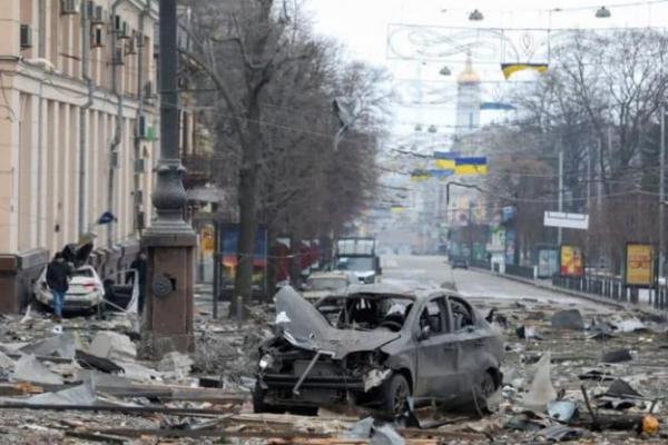 Invasi skala penuh Rusia ke Ukraina pada 24 Februari belum menggulingkan pemerintah di Kyiv tetapi ribuan orang diyakini tewas atau terluka.