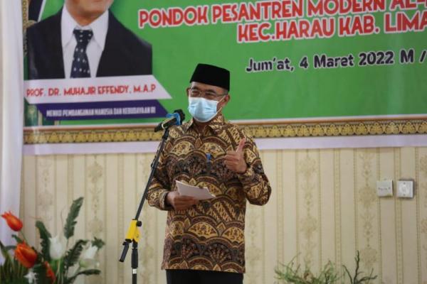 Menteri Koordinator bidang Pembangunan Manusia dan Kebudayaan (Menko PMK) Muhadjir Effendy, berupaya mempercepat dan memastikan Reog agar segera diakui sebagai warisan budaya tak benda Indonesia di tingkat UNESCO.