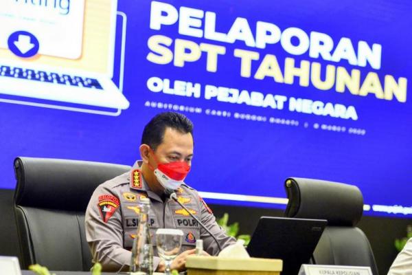 Saya Jenderal Listyo Sigit Prabowo, Kepala Kepolisian Republik Indonesia, hari ini saya sudah melaksanakan pelaporan tahunan pajak penghasilan secara online melalui elektronik filing atau biasa dikenal e-filing.