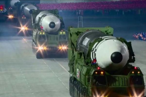 Ketegangan di semenanjung Korea telah meningkat di tengah tanda-tanda yang berkembang bahwa Pyongyang dapat segera menindaklanjuti ancamannya untuk memulai kembali pengujian ICBM.