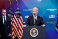 Sebut Putin Penjahat Perang, Biden Bakal Kirim Lebih Banyak Senjata ke Ukraina
