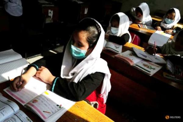 Lima SMA perempuan di Afghanistan kembali dibuka