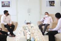 Temui Menpora, Bobby Nasution Serahkan Rencana Kerja Renovasi Stadion di Kota Medan