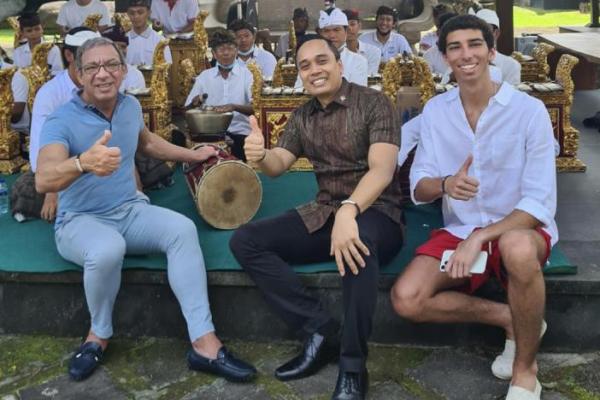 Presiden Inter-Parliamentary Union (IPU), Duarte Pacheco mengunjungi tempat wisata bersama Wakil Ketua BKSAP DPR RI Putu Supadma Rudana yang ada di Ubud, Bali pada Jumat, 25 Maret 2022.