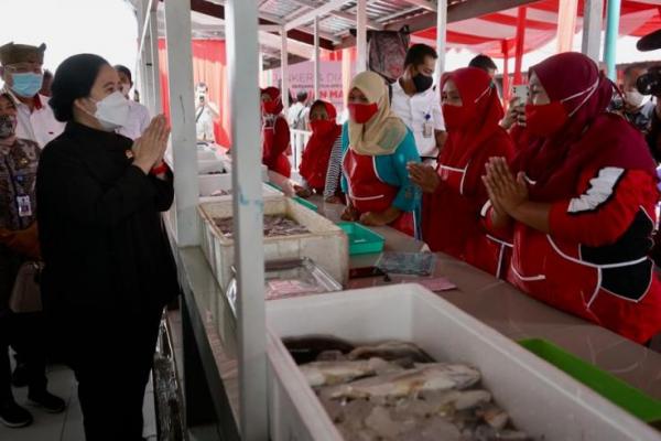 Kekayaaan alam Indonesia termasuk perikanan, harus dikelola negara untuk sebesar-besarnya kemakmuran dan kesejahteraan rakyat. Kalau ada nelayan kecil tradisional yang merasa terancam penghidupannya karena adanya regulasi baru, negara harus hadir dan menjamin perlindungan terhadap mata pencaharian para nelayan kita.