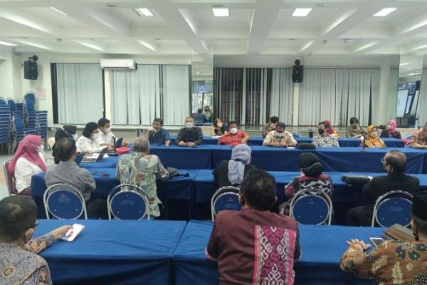 Kepala Lembaga Layanan Pendidikan Tinggi (LLDikti) Wilayah III DKI Jakarta, Paristiyanti Nurwardani mendorong para guru besar, menjadi agen perubahan (agent of change) di lingkungan perguruan tinggi masing-masing.