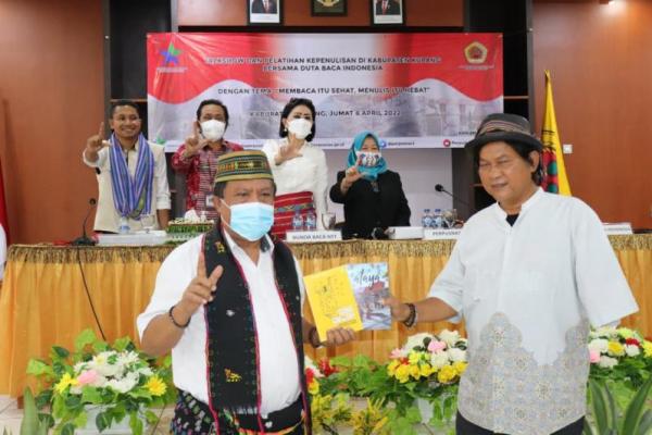 Bupati Kupang, Korinus Masneno menegaskan komitmennya dalam peningkatan literasi di Kabupaten Kupang, Nusa Tenggara Timur (NTT).