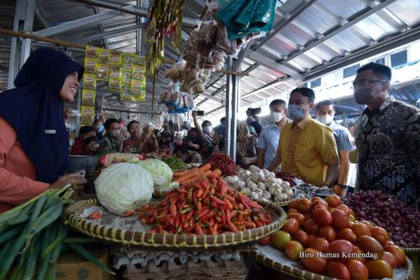 Wakil Menteri Perdagangan (Wamendag) Jerry Sambuaga mengapresiasi sinergi pemerintah pusat, pemerintah daerah Banten, dan Kota Serang karena stok pangan saat Ramadan dan menjelang Idulfitri terhitung aman.