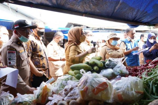Hasil laporan kunjungan pasar yang diterimanya, yakni masing-masing Pasar Bersehati, Pasar Karombasan, Pasar Kotamobagu dan Pasar Perum di kota Manado.