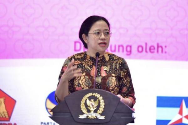 Ketua DPR Puan Maharani hari ini membuka secara resmi bazar yang digelar persatuan istri anggota (PIA) DPR RI. Bazar digelar di Nusantara II, Senayan, Jakarta.