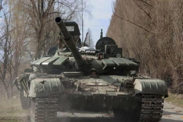 Ukraina telah berulang kali meminta Barat untuk segera memasok lebih banyak senjata, terutama alat berat, ketika pasukan Rusia melanjutkan ofensif mereka di negara itu.