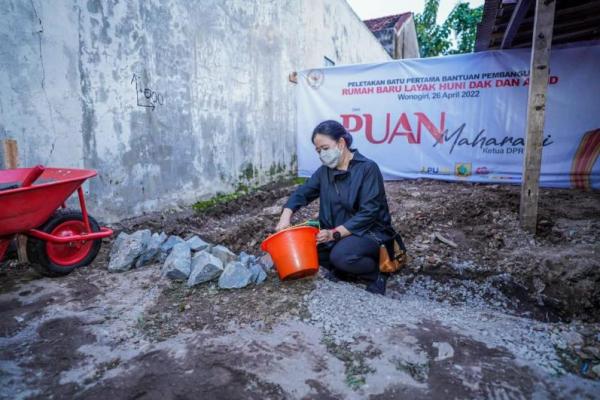 Hal ini disampaikan Puan dalam acara Penyerahan Bantuan Stimulan Penyediaan Rumah Swadaya Individu Prasejahtera di Dusun Joho, Desa Giriwono, Wonogiri, Selasa (26/04).