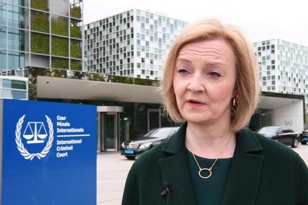 Menteri Luar Negeri Inggris, Liz Truss mengatakan tim Inggris akan berangkat ke Ukraina pada Mei dengan penekanan khusus pada penyelidikan pemerkosaan sebagai kemungkinan kejahatan perang.