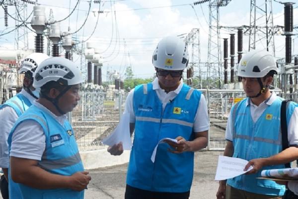 Pada pos siaga di lokasi Hotel Ayana dan Hotel Meruorah PLN menyiagakan 56 personel