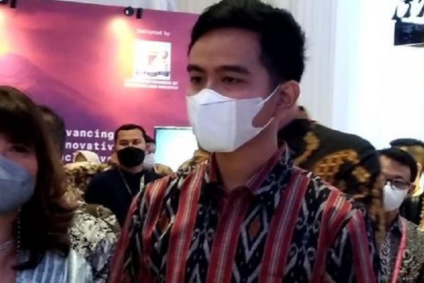Permohonan maaf tersebut disampaikan saat Gibran mengunjungi Ganjar di rumah dinas Gubernur Jawa Tengah Puri Gedeh Semarang