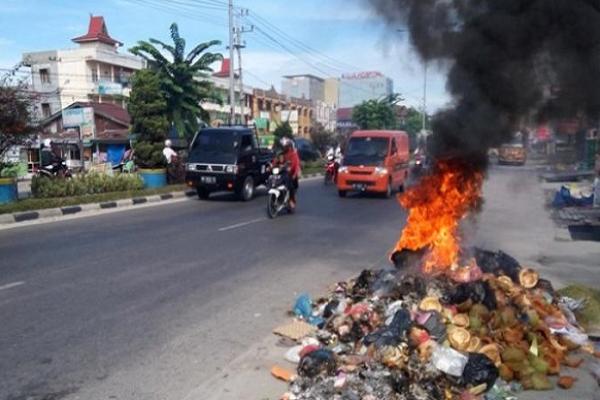 Di Jakarta, bakar sampah sembarangan denda Rp500 ribu