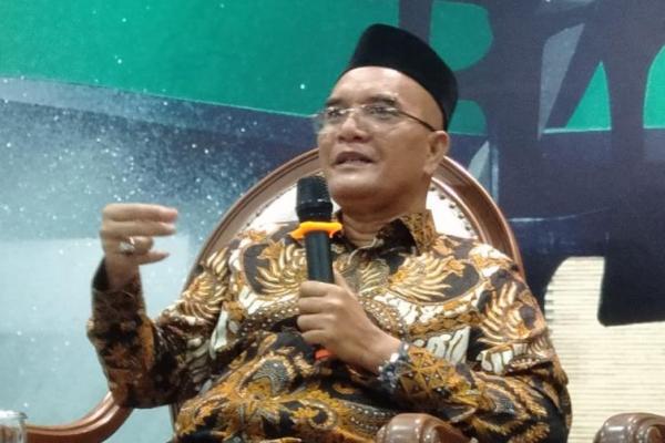 Politikus PKB ini menegaskan, revisi perlu dilakukan lantaran kondisi terkini yang tengah terjadi adalah kenaikan biaya haji 2022. Hal itu terjadi lantaran adanya perubahan teknis di Arab Saudi seperti pelibatan korporasi lokal Saudi dan ketentuan kuota haji untuk Indonesia yang baru muncul belakangan setelah biaya haji diketok pemerintah dan DPR.