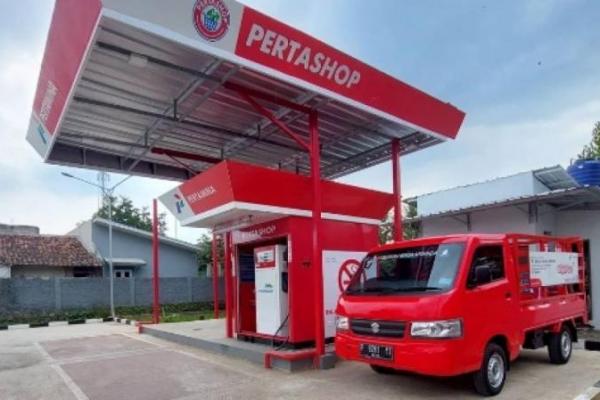 Hendrik menegaskan, jumlah konsumen BBM di Pertashop makin menyusut setelah PT Pertamina (Persero) menaikkan harga Pertamax mendekati level keekonomiannya.