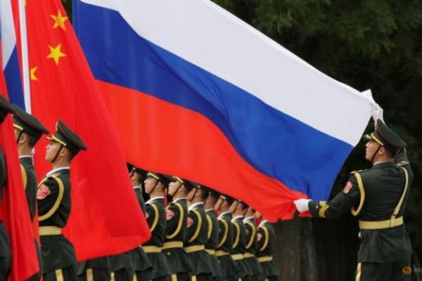 China mendukung Rusia dalam menjaga stabilitas nasionalnya dan bahwa peningkatan ketegangan baru-baru ini di Rusia adalah urusan dalam negeri Rusia.