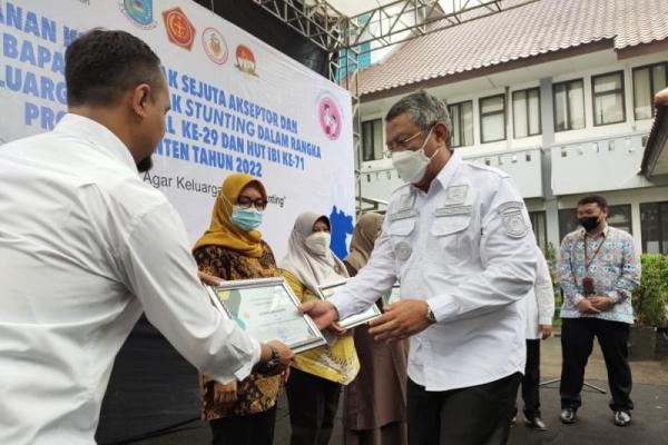 Provinsi Banten keroyokan sukseskan pelayanan KB sejuta akseptor.