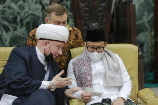 Gus Muhaimin serukan perdamaian di Tabligh Akbar Mufti Rusia Sheikh Albir Krganov dan para ulama di Masjid Sunda Kelapa.