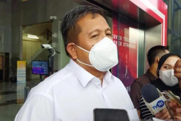 Pemeriksaan terkait pengembangan penyidikan perkara dugaan suap terkait pengajuan dana PEN Kabupaten Kolaka Timur tahun 2021.