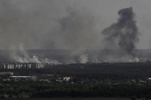 Ukraina laporkan serangan besar-besaran dari Belarusia.