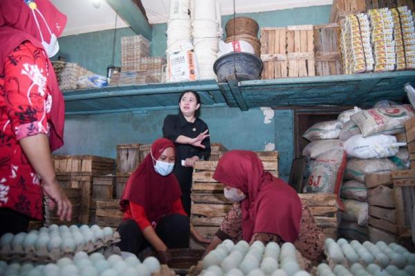 Puan datang ke sentra produksi telur asin di Desa Limbangan Kulon, Brebes, Selasa (5/7/2022).