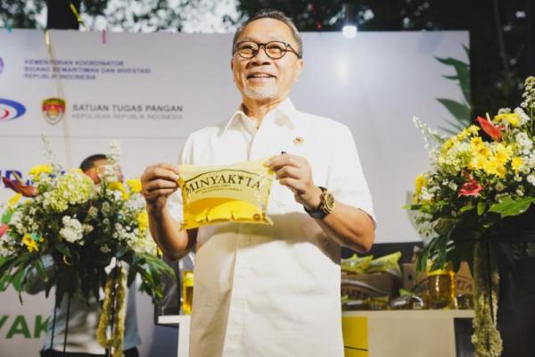 Keseriusan pemerintah menindak tegas perusahaan minyaKita. Tidak perlu waktu lama untuk memastikan siapa dalang dari kurangnya takaran MinyaKita.