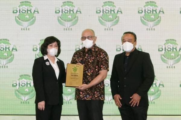 BCA kembali mendapatkan apresiasi atas inisiatif Corporate Social Responsibility (CSR) dalam ajang Bisnis Indonesia Corporate Social Responsibility Award (BISRA) 2022 yang diselenggarakan secara tahunan.