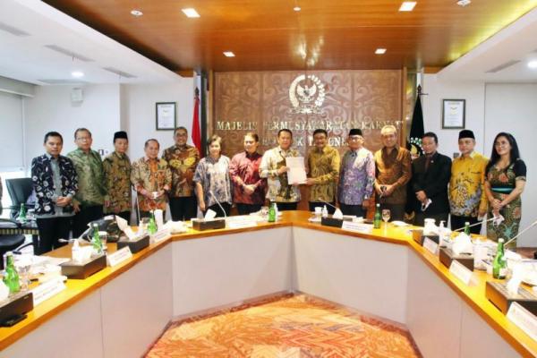 Tidak hanya Presiden dan Wakil Presiden, MPR RI, DPR RI, DPD RI, MA, MK, BPK, KY, dan juga bank sentral nantinya juga berkewajiban melaksanakan PPHN.