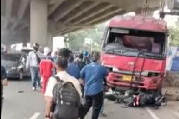 Petisi tersebut dibuat menyusul kecelakaan yang melibatkan truk Pertamina di jalur alternatif Cibubur, Bekasi Kota, Jawa Barat, sekitar 16.00 WIB tadi. Kecelakaan tersebut menyebabkan jatuhnya korban jiwa dan luka-luka. 