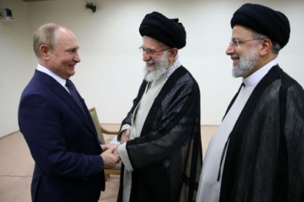 Khamenei ke Putin: NATO akhirnya akan memulai perang Ukraina.